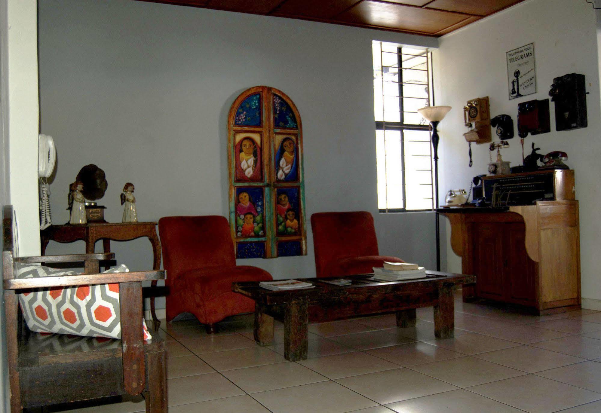 德玛丽亚梅森酒店 Antiguo Cuscatlán 外观 照片