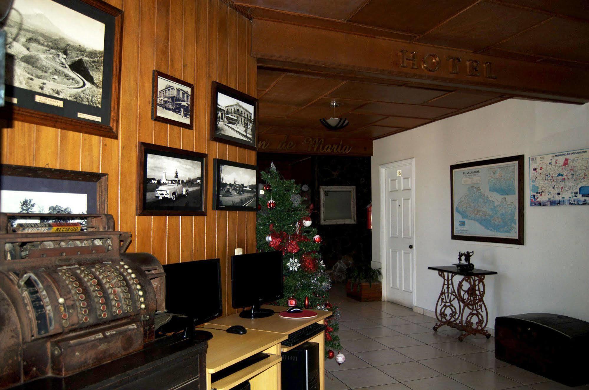 德玛丽亚梅森酒店 Antiguo Cuscatlán 外观 照片